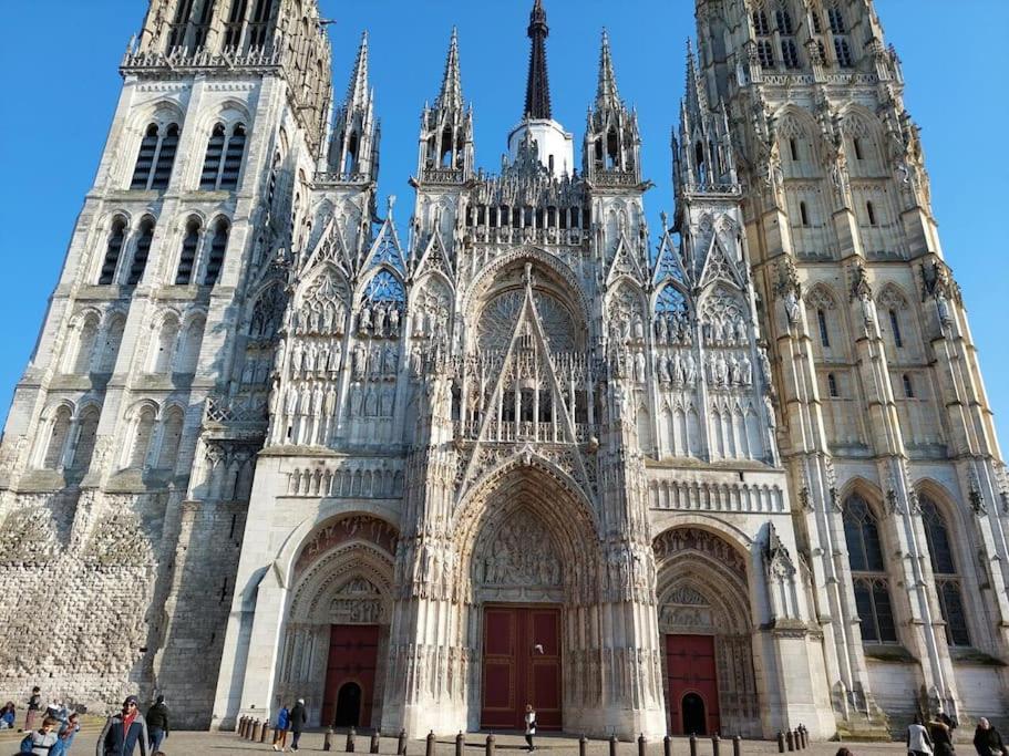 Apartmán Le Sympathique - Petit Dejeuner, Netflix, Jacuzzi Rouen Exteriér fotografie